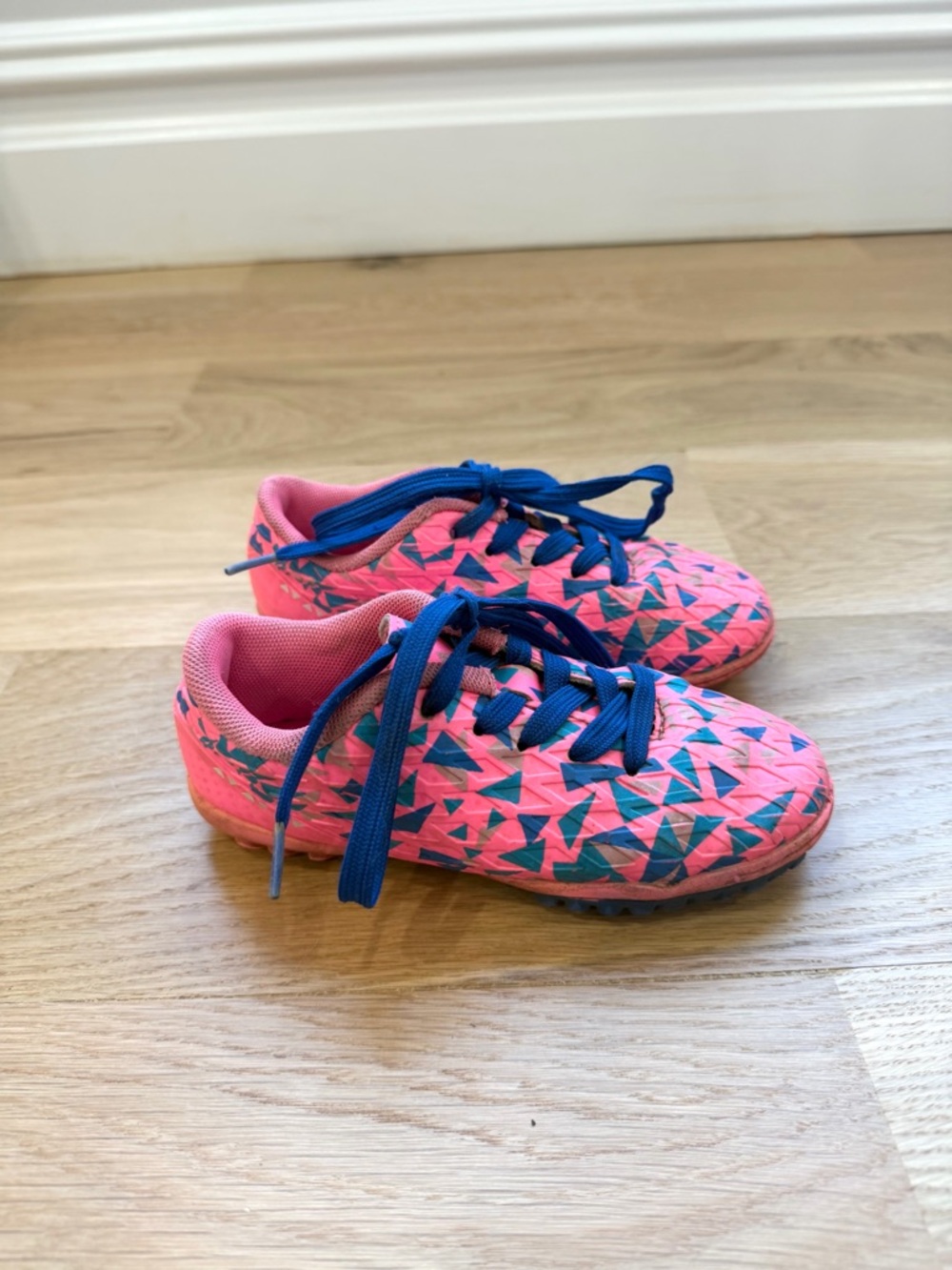 Dream Pairs Neon Pink Kids Girls Toddler Indoor Turf Soccer Shoes Cleats Size 10